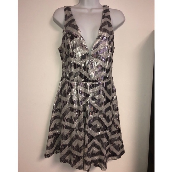 “CHARLOTTE RUSSE” Sequin V-Plunge Shift Dress - Picture 1 of 8